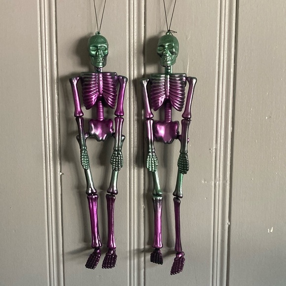 Set of 3- 2-18” Metallic Finish Purple/Green Hanging Skeltons & Skull Decoration - Picture 10 of 17